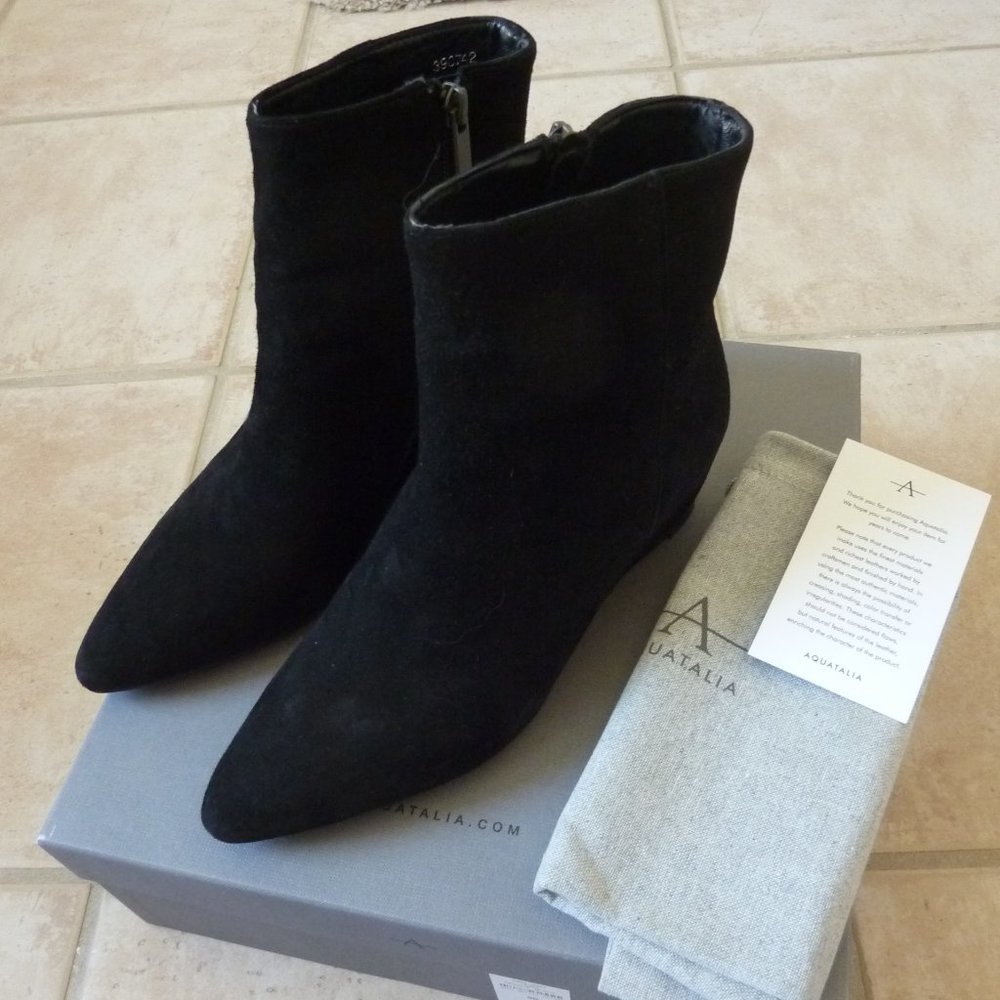 AQUATALIA 'Palmer' Suede Pointed-Toe Boots (Black)